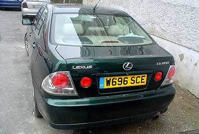 lexus03.jpg (22815 Byte)