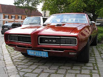 b414a_pontiac.jpg (31983 Byte)