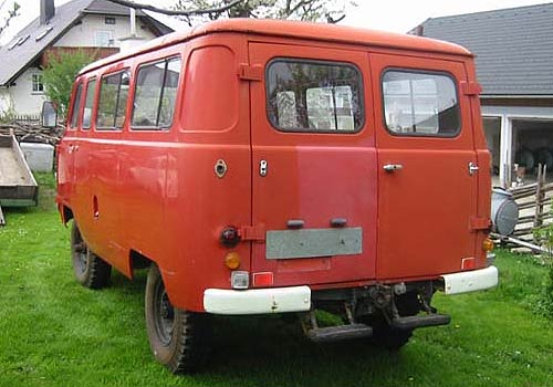 Der UAZ steht in Weiz bei nem uaz 452