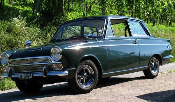 1963 als der Cortina GT rauskam hatte er mit 75 PS genau die gleiche 