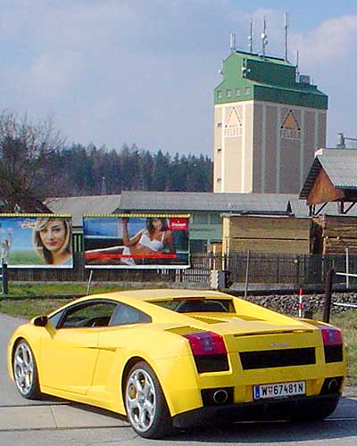 lambo02.jpg (31510 Byte)